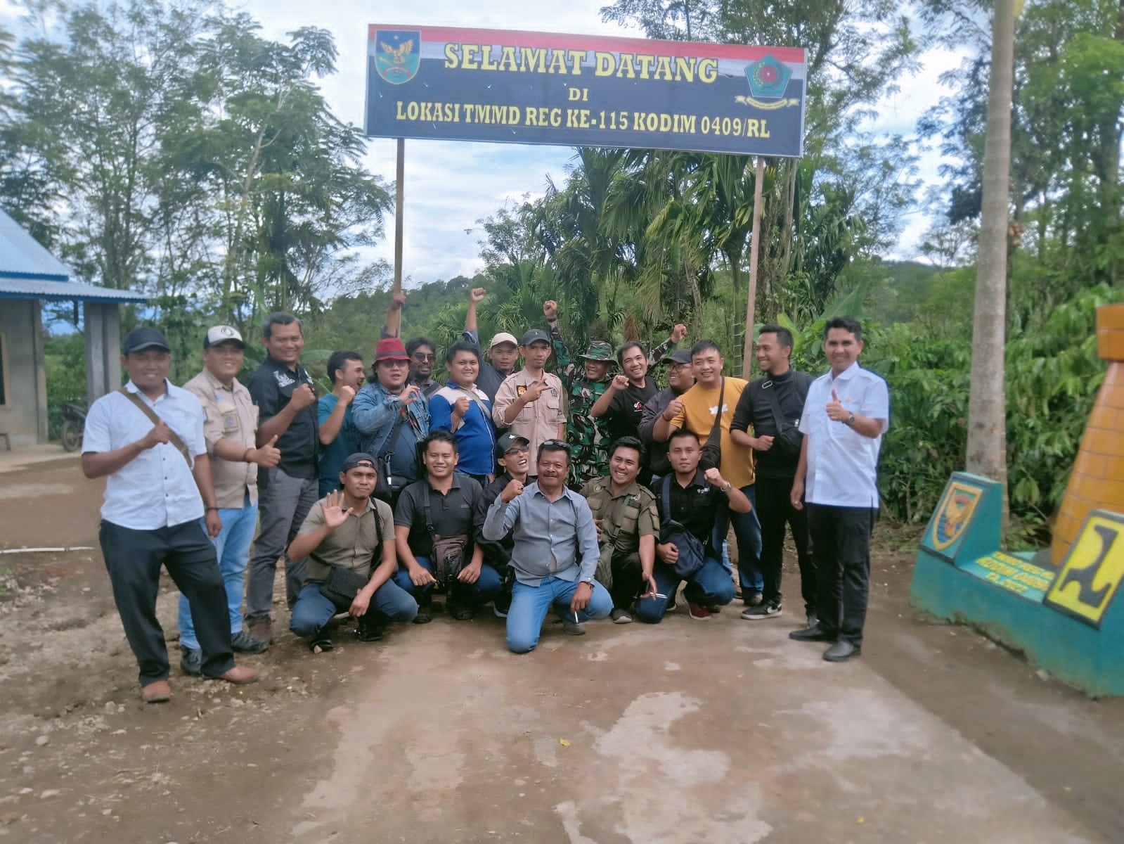 Sinergitas TNI dan Awak Media Hantarkan Kesuksesan TMMD Ke - 115 Kodim 0409 RL